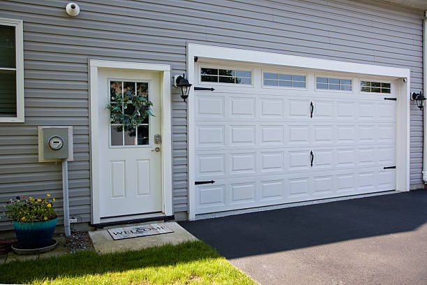 24/7 Emergency Garage Door Panel Replacement experts in Big Bend, WI